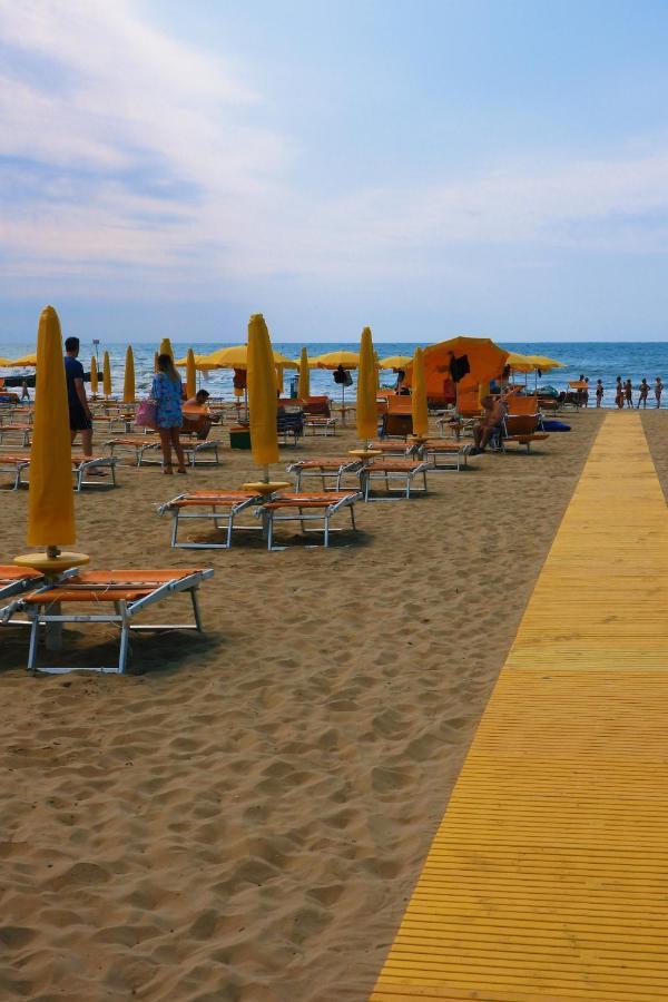 Hotel Garni San Carlo Lido di Jesolo Exterior foto